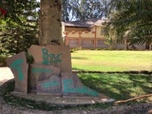 Прибыли в Кению в «Маленький Рай