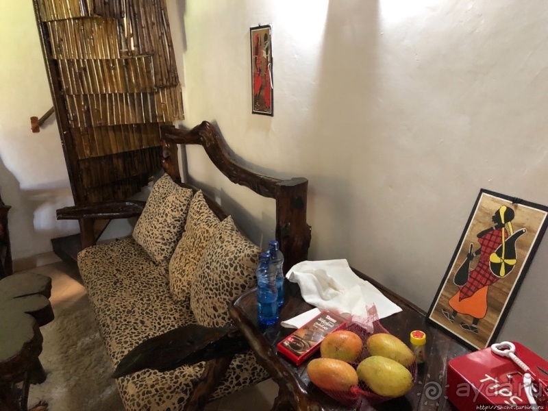 Прибыли в Кению в «Маленький Рай