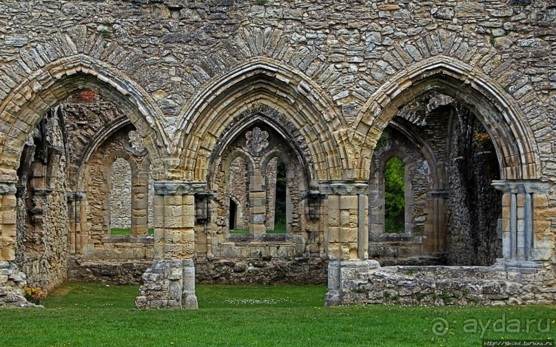 О чем обычно молчат путеводители... Аббатство Нетли