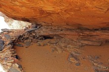 Древняя стоянка караванщиков и рисунки в пещере