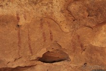 Древняя стоянка караванщиков и рисунки в пещере