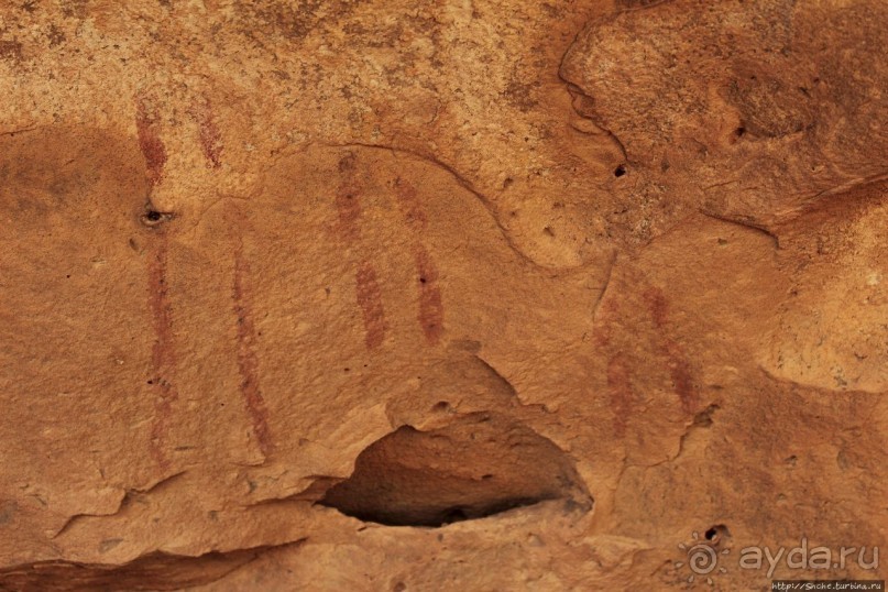 Древняя стоянка караванщиков и рисунки в пещере