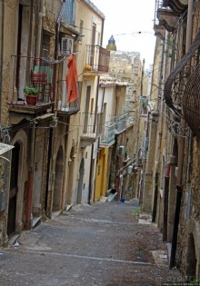 Кальтаджироне — город позднего барокко в районе Валь-ди-Ното