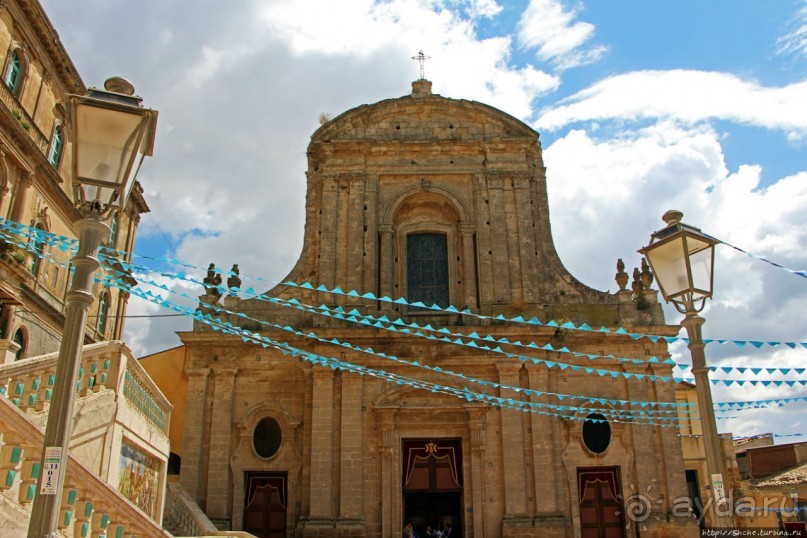 Кальтаджироне — город позднего барокко в районе Валь-ди-Ното