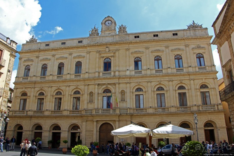 Кальтаджироне — город позднего барокко в районе Валь-ди-Ното