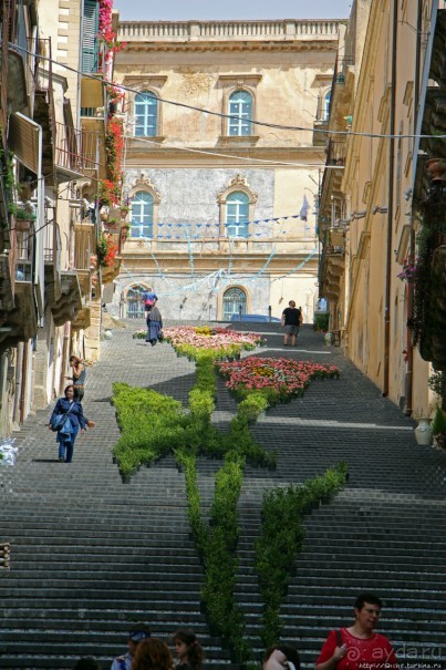 Кальтаджироне — город позднего барокко в районе Валь-ди-Ното
