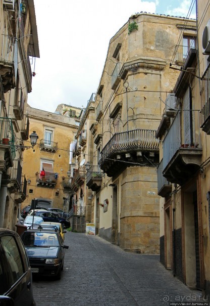 Кальтаджироне — город позднего барокко в районе Валь-ди-Ното