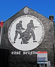 "Милитари"на стенах Восточного Белфаста. "NO MORE !"