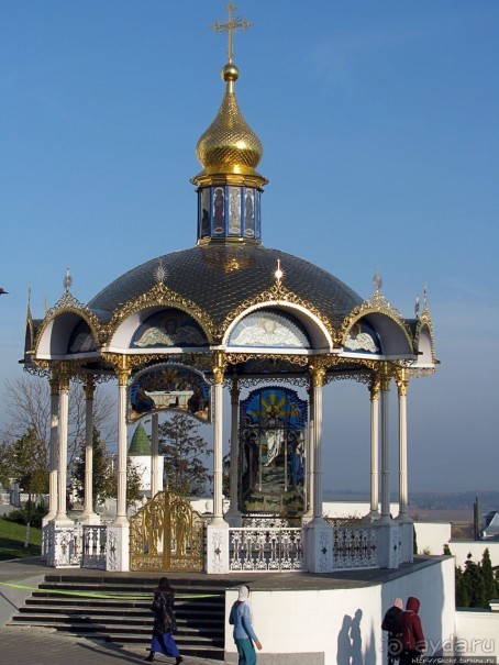 Крупнейший центр православия на Западной Украине в Почаеве