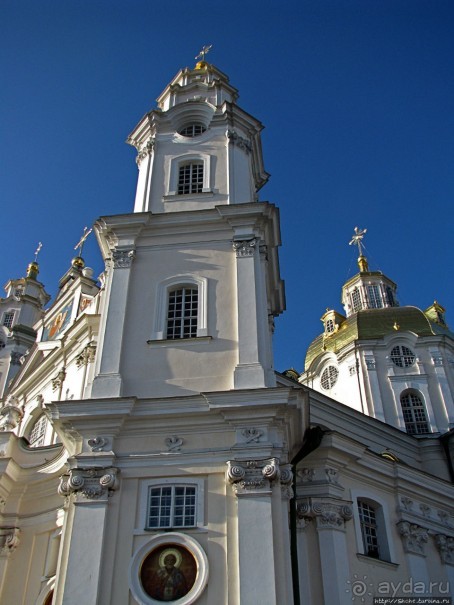 Крупнейший центр православия на Западной Украине в Почаеве