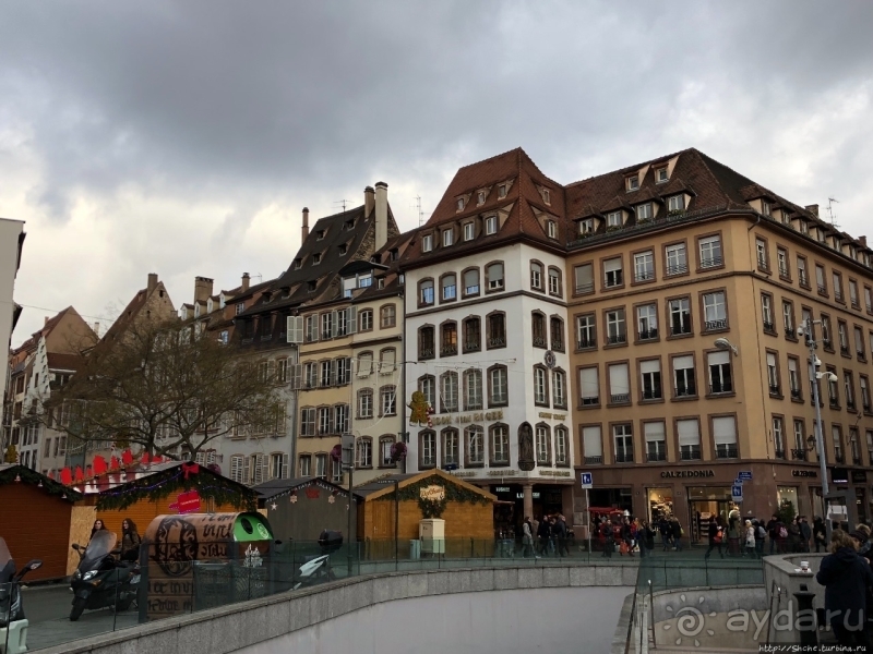 Страсбург — столица Рождества. Финны на площади Гутенберга