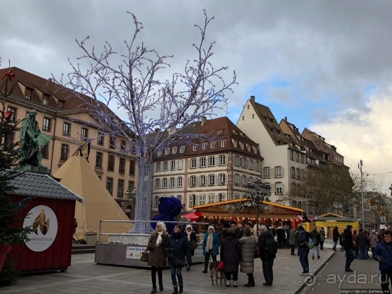 Страсбург — столица Рождества. Финны на площади Гутенберга