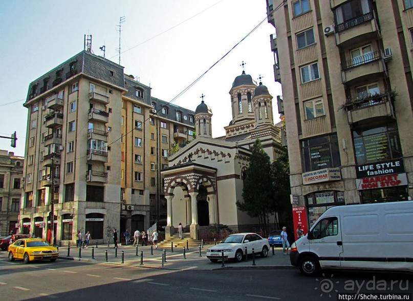 Современный город Бухарест