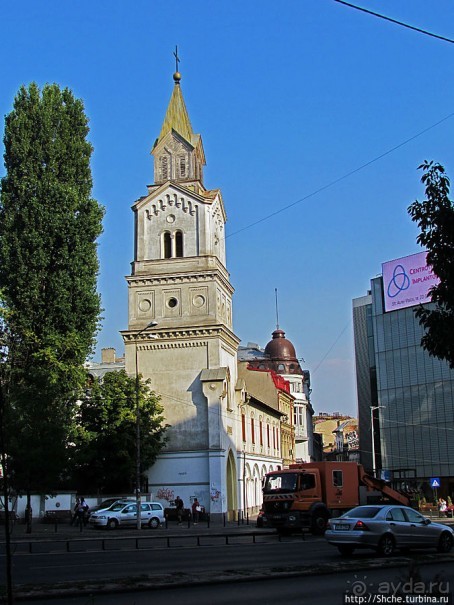 Современный город Бухарест