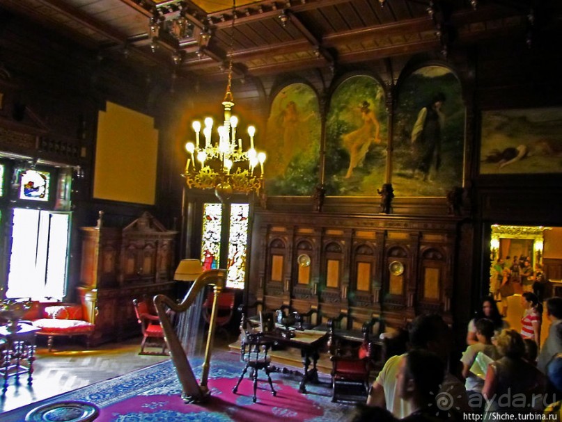 Музыкальная комната дворца Пелеш