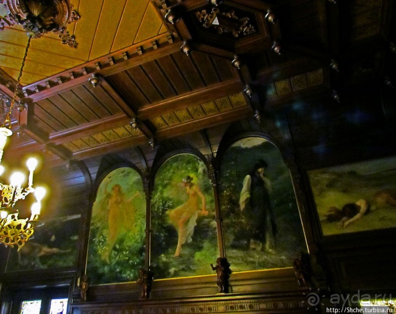 Музыкальная комната дворца Пелеш