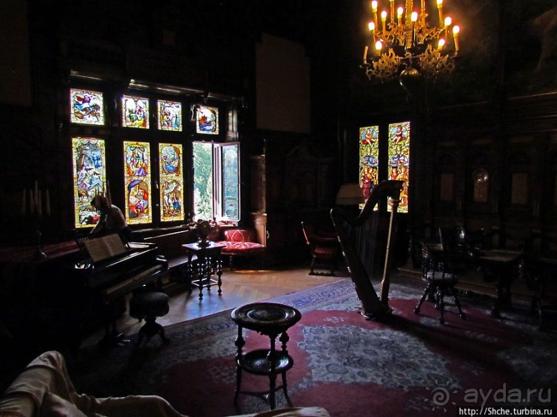 Музыкальная комната дворца Пелеш