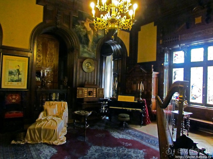 Музыкальная комната дворца Пелеш
