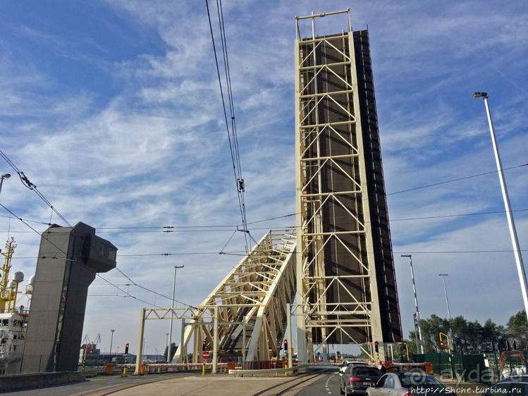 Просто был разведен