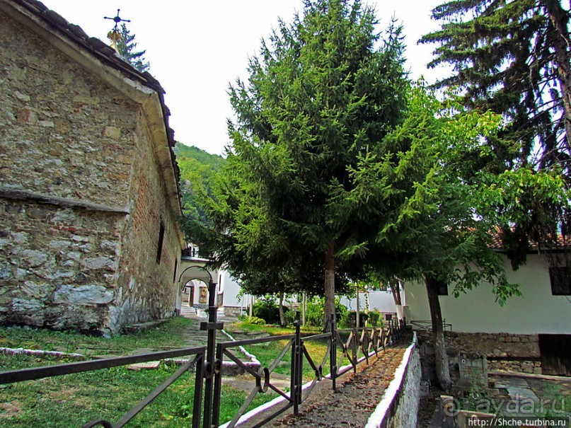 Черепишский монастырь — обитель в живописнейшем ущельи