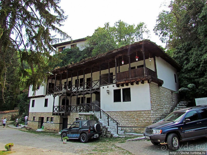 Черепишский монастырь — обитель в живописнейшем ущельи