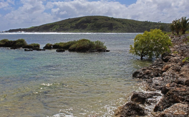 Медведь-скала на юге Гуама
