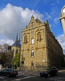 Бешеной собаке семь верст не крюк