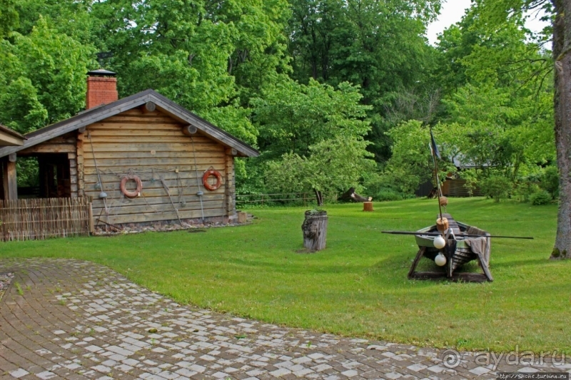 Поесть с прекрасным видом на Балтику и царь-камень Лаучи
