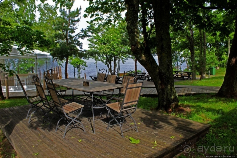 Поесть с прекрасным видом на Балтику и царь-камень Лаучи