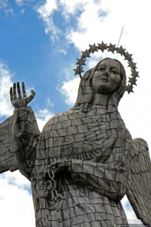 200-метровый "колобок" с Мадонной на вершине