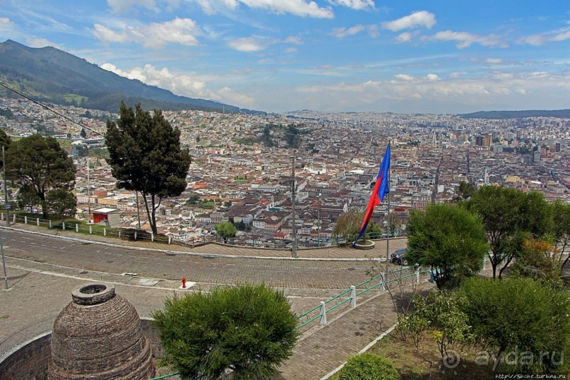 200-метровый "колобок" с Мадонной на вершине