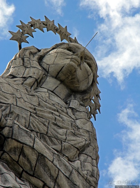 200-метровый "колобок" с Мадонной на вершине