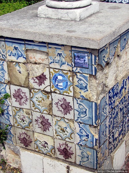 Приятный "гламурный" тихий сквер как пауза в подъеме