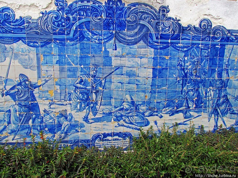 Приятный "гламурный" тихий сквер как пауза в подъеме