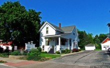 По главной улице пешком и на авто