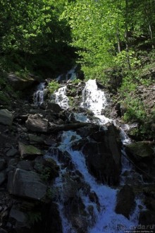 А пока-пока-по камушкам