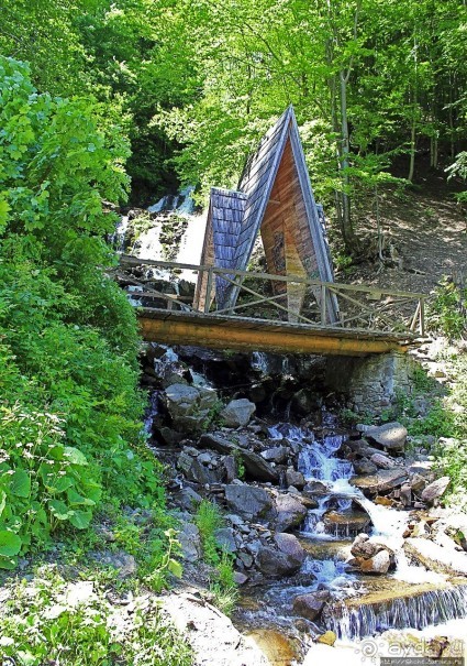 А пока-пока-по камушкам