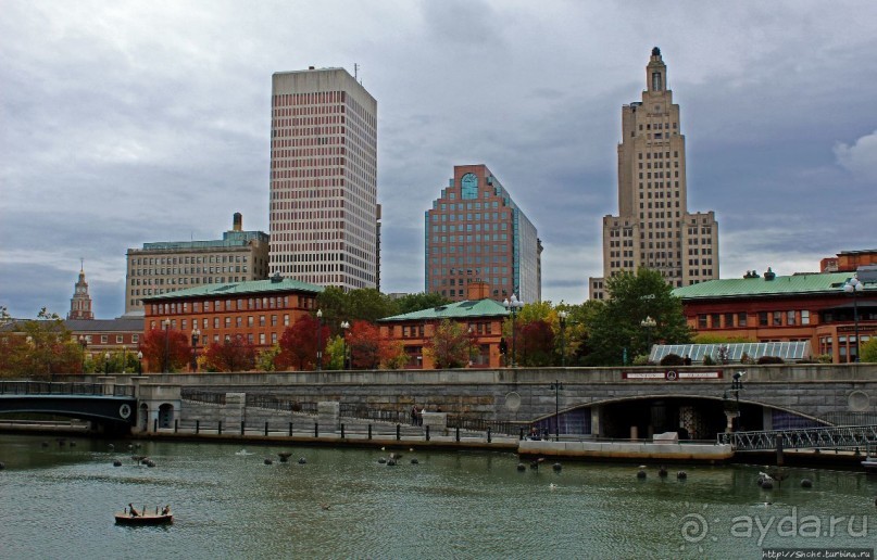 Небольшой водный парк на реке Woonasquatucket