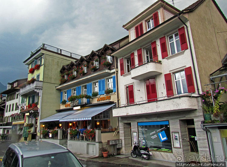 Промозглый Интерлакен — швейцарский "Междуозерск"