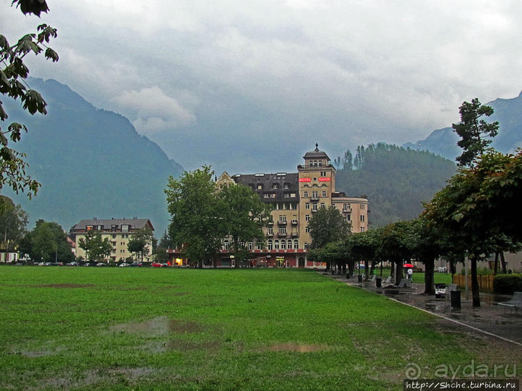 Промозглый Интерлакен — швейцарский "Междуозерск"