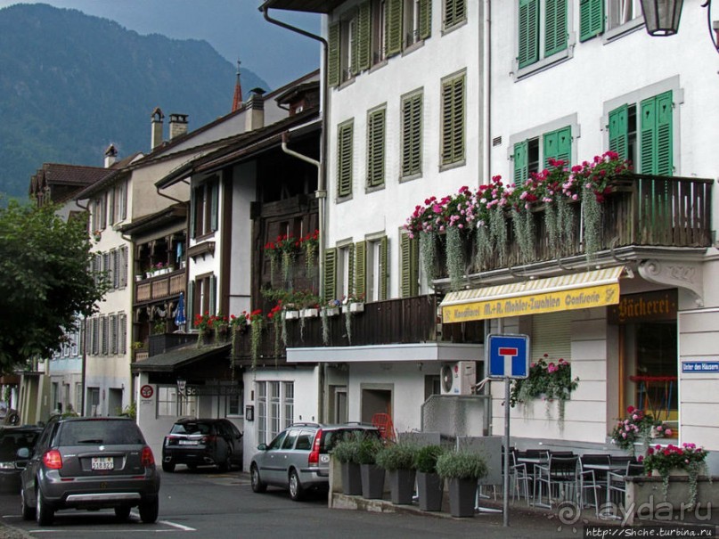 Промозглый Интерлакен — швейцарский "Междуозерск"