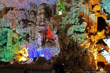 Пещера "Небесный дворец" — 50 оттенков радуги