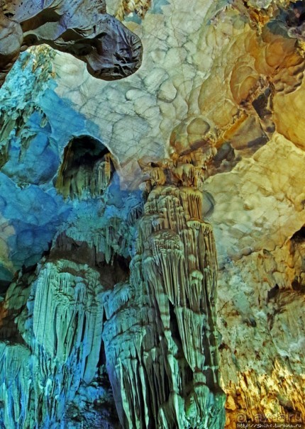 Пещера "Небесный дворец" — 50 оттенков радуги