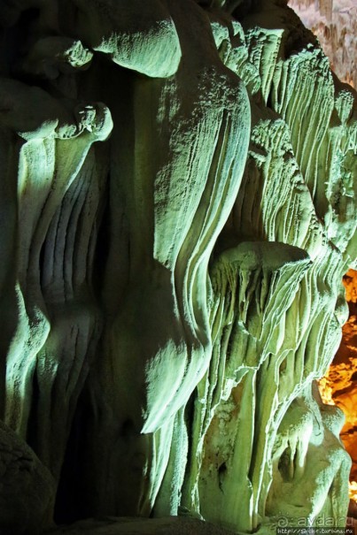 Пещера "Небесный дворец" — 50 оттенков радуги