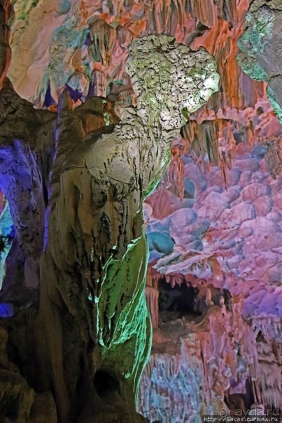 Пещера "Небесный дворец" — 50 оттенков радуги