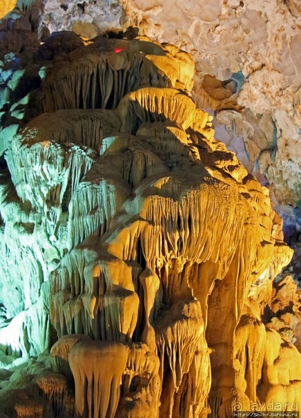 Пещера "Небесный дворец" — 50 оттенков радуги