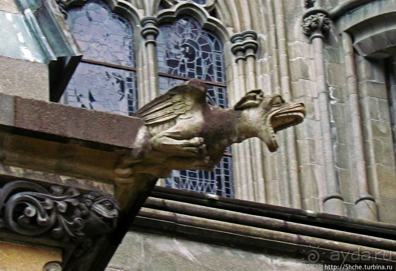 Диковинные водостоки на Кафедральном соборе в Тронхейме