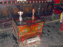 "Очень старый" пещерный тибетский монастырь