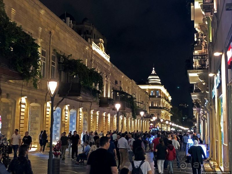 Ночные города... Первая прогулка по Баку 