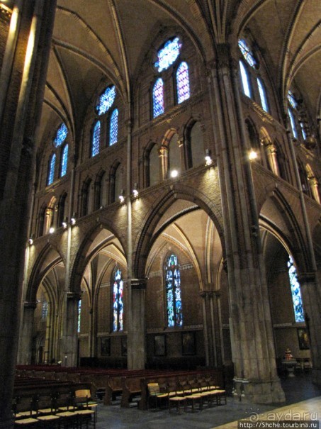 Эйндховен - центр электроники и футбола Голландии. Эйндховен - центр электроники и футбола Голландии.